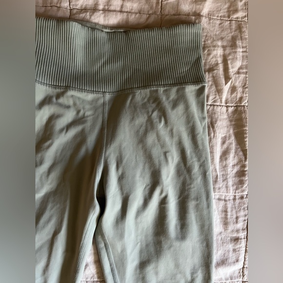 VUORI WOMEN'S RIB STUDIO LEGGING in Light Cloud - Picture 3 of 5